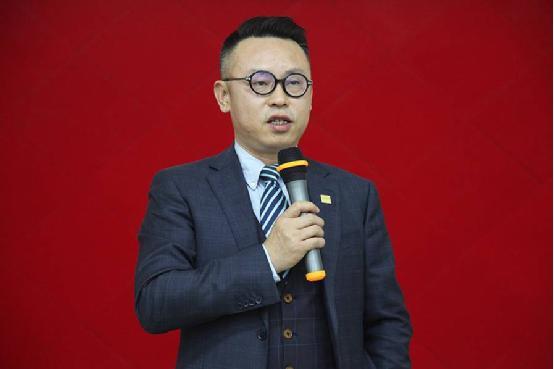 超人廚衛董事長羅子?。翰蛔龅谝?，就做唯一